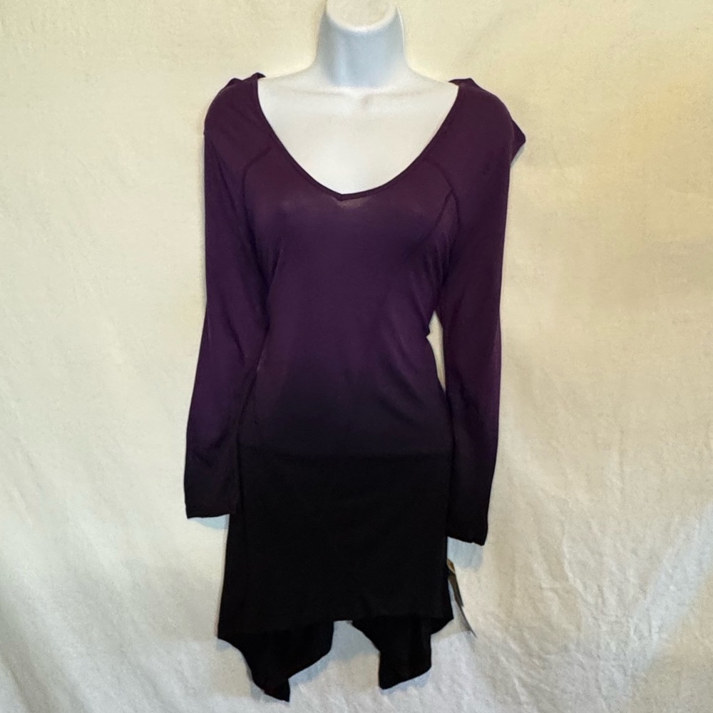 A-170 DKNY Jeans NWT Purple & Black Long Sleeve Pullover‎ Blouse Size M